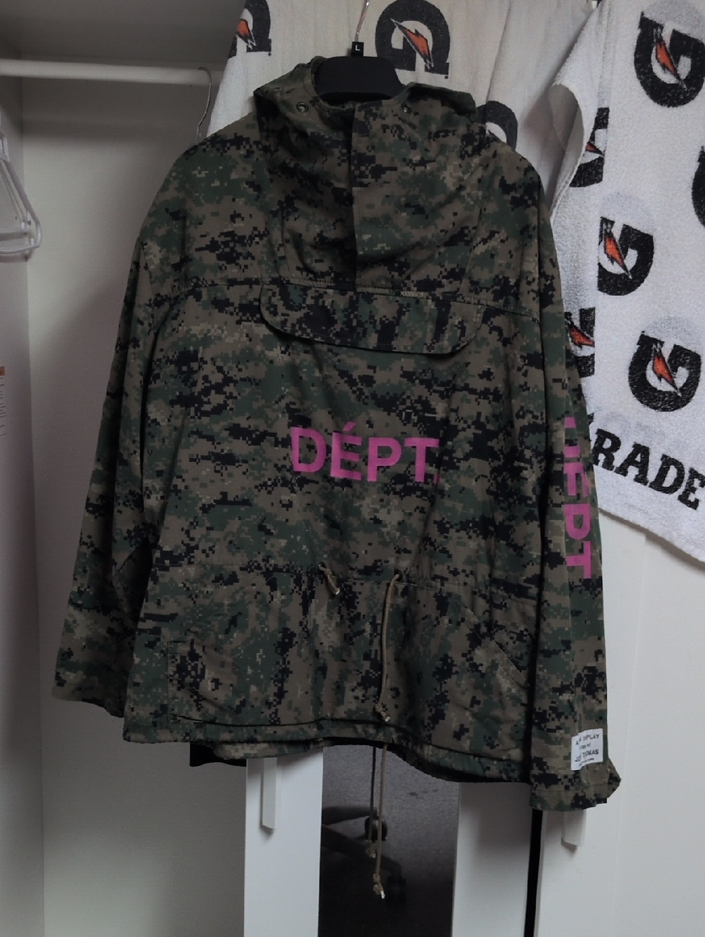 GALLERY DEPT Camo Anorak Pullover with Pink DEPT Logo